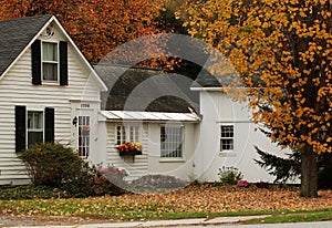 Classic White Farmhouse img