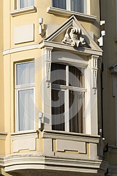Classic window architecture