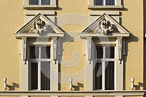 Classic window architecture