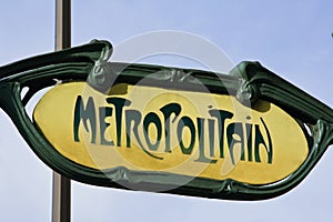 Classic yellow Paris Metro sign