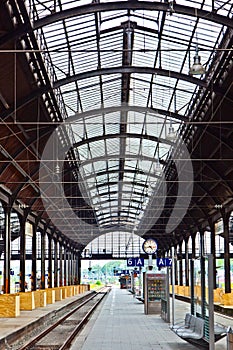 Classicistic ironwork inside station concourse