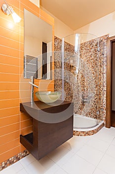 Classy house - orange bathroom