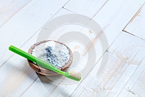 Cleaning and brightening teeth with natural non-toxic baking soda