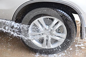 Cleaning car alloy wheels