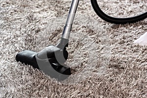 Cleaning carpet at home