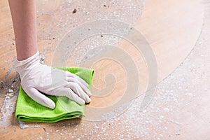 Cleaning with dishrag