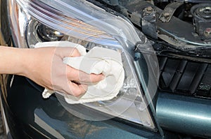 Cleaning headlights