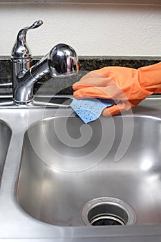 Cleaning Kitchen Sink