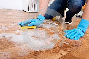Cleaning a parquet floor