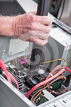 Cleaning a processor fan