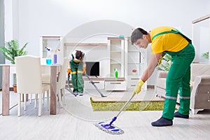 Čistenie profesionálne dodávatelia pracovné na dom 