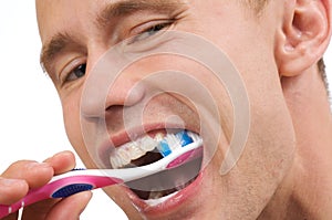 Cleaning teeth