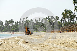 Cleaning of tropical beach