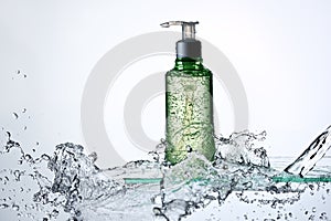 Cleansing gel with splashing water