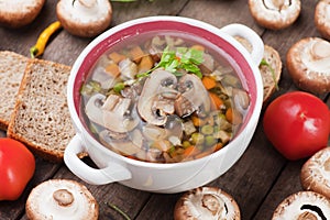 Clear mushroom soup