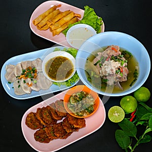 Clear Soup Noodles with Crispy Fish Balls