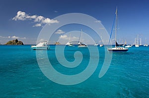 Clear torquoise water, yachts, boats