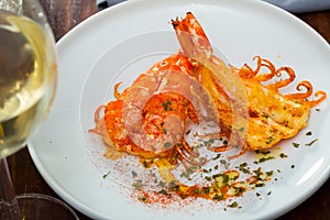 Cleaved roasted prawns