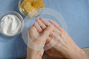 Cleening skin with baking soda