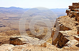 Cliff over the Ramon Crater photo