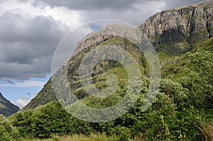 Cliffs of Aonach Dubh