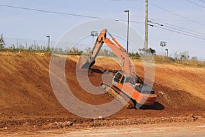 Climbing trackhoe 1