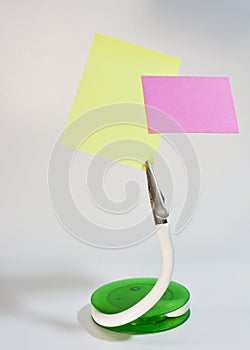 Clip stand and post it note