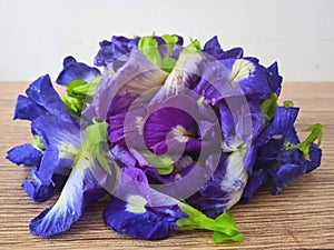 Clitoria ternatea flowers on the table