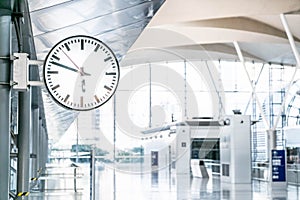 clock in airport