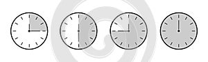 Clock faces with 15, 30, 45 minute and full hour time interval. Dial icons set. Countdown timer or stopwatch symbol