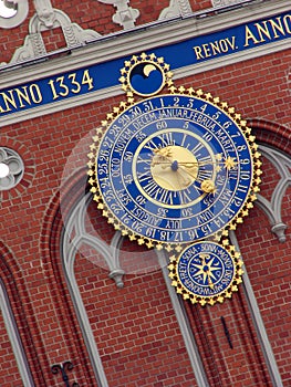 Clock on House of Blackheads