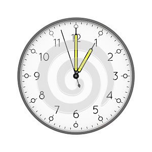 a clock shows 1 o 'clock