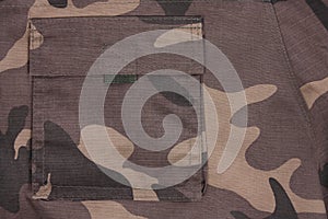 Close-up brown camoflauge pocket (back)
