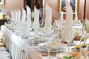 Close-up catering table set