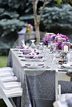 Close-up catering table set