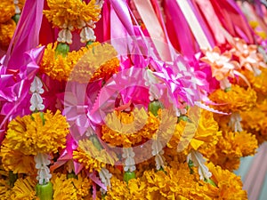 Flower steering in the temple