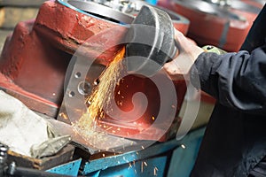 Close-up grinding process with power tool