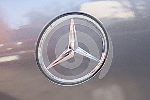 Close up image of Mercedes-Benz car logo