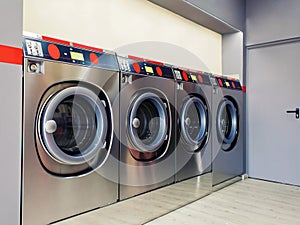 Self service washing machine with clean space