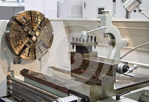 Close-up lathe machine