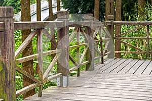 Close-up of nine curved corridor walks and railings that shuttle in the park