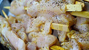 Close up of peppered chicken sate