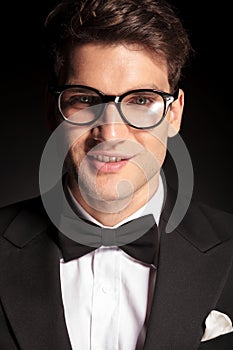 Close up picture of a elegant young man smiling