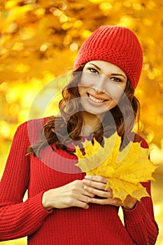 Close-up portrait of beautiful young woman posing