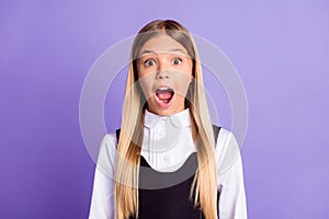 Close-up portrait of her she nice attractive amazed stunned worried long-haired nerd schoolkid back to school new test