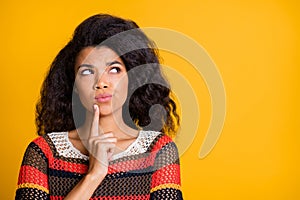 Close-up portrait of her she nice attractive lovely bewildered wavy-haired girl in knitted sweater thinking creating