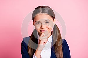 Close-up portrait of her she nice attractive lovely confident intellectual cheery cunning foxy brainy brown-haired girl