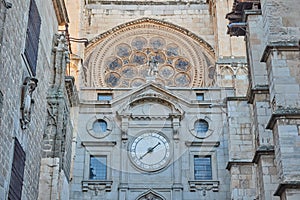 Close-up of the Primate Cathedral of Saint of Mary of Toledo and his clock / Catedral Primada Santa Maria de Toledo y su reloj. To