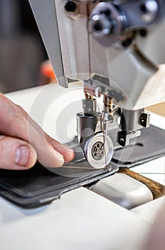 Professional sewing machine for leather work