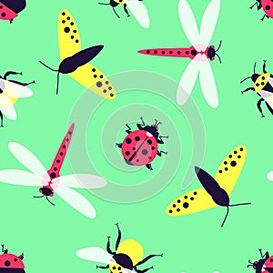 Close-up seamless pattern with insects - butterfly, bumblebee, dragonfly, ladybug on a green background